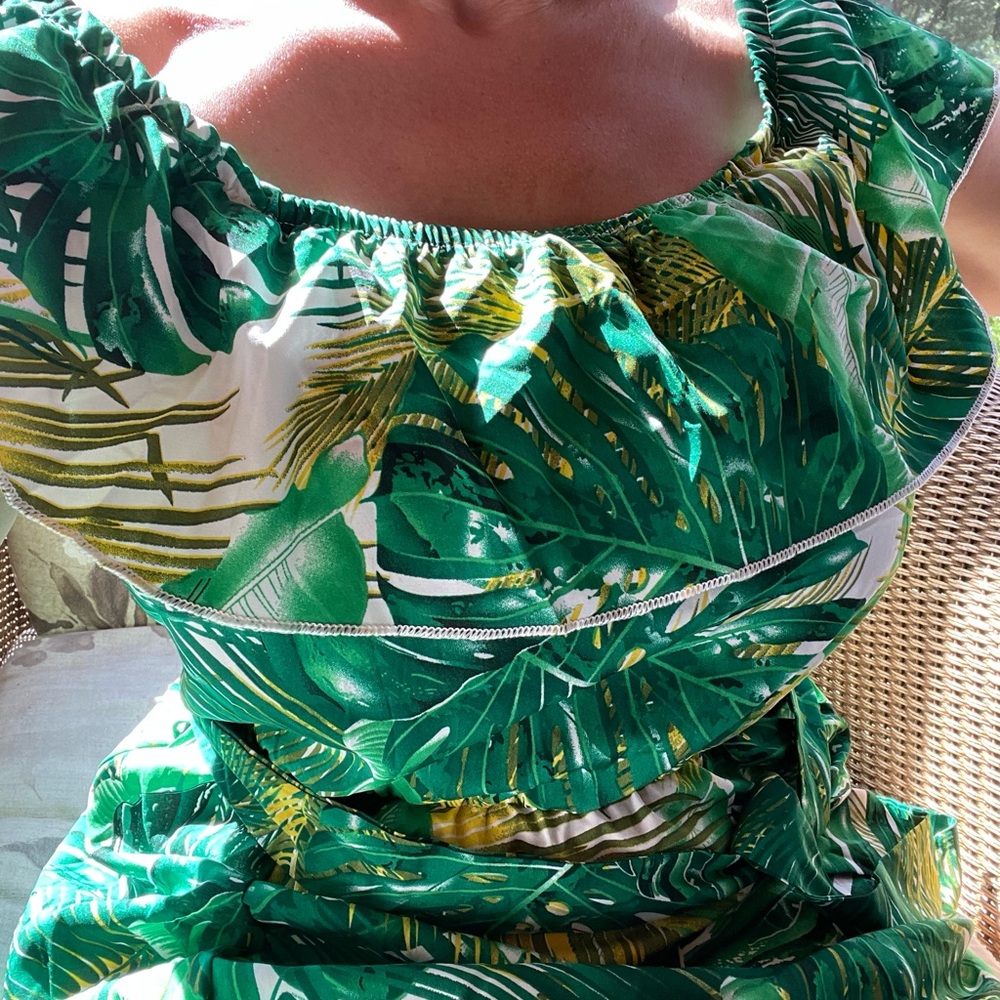 Tropical Green Off-Shoulder Maxi Dress Size: Small - Picture 10 of 17